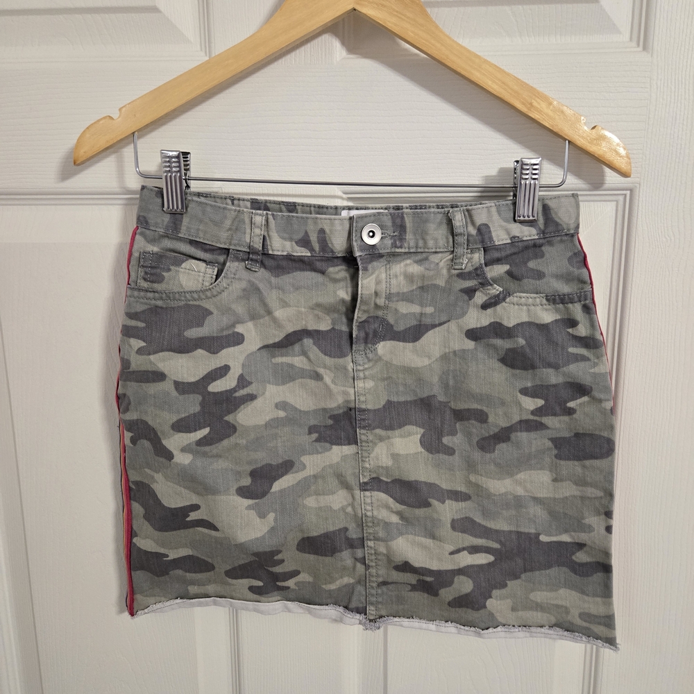 The Children's Place Camo Rainbow Stripe Skirt Size 14